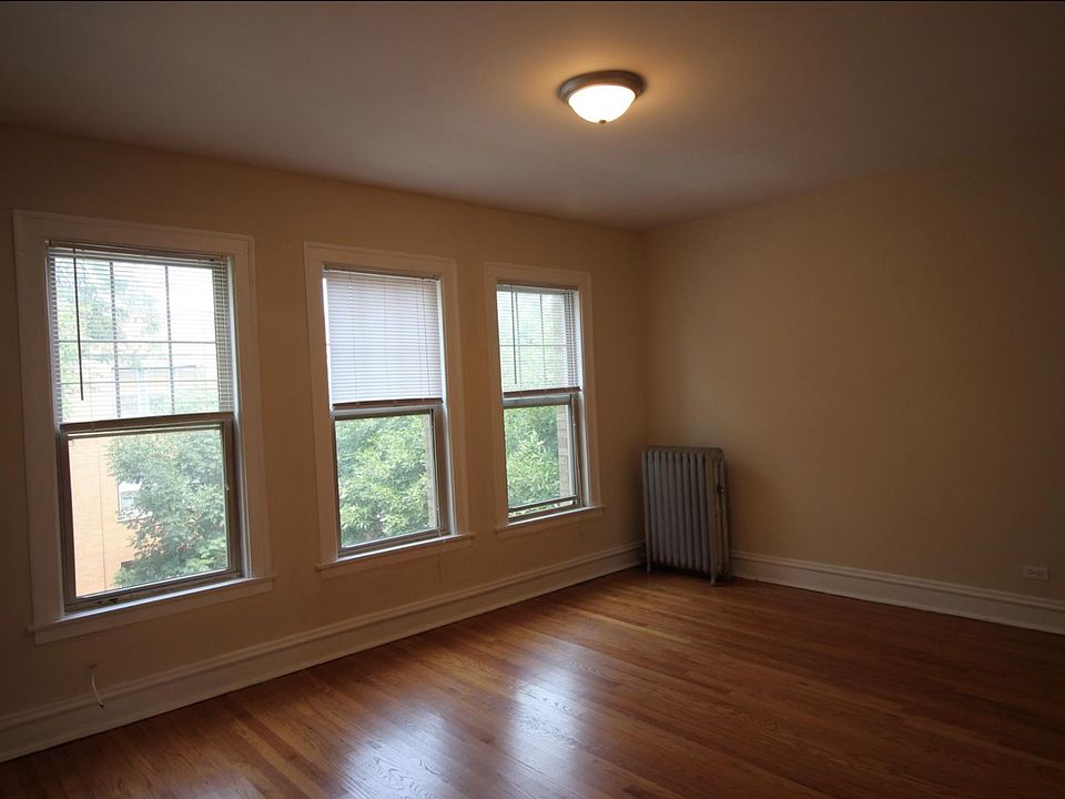 Large Sunny Living Room