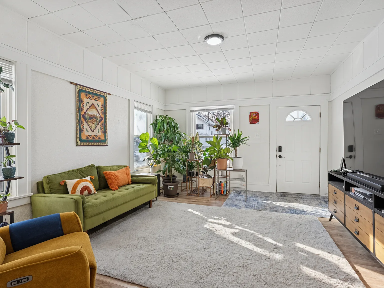 2 bed, 1567 sqft, $1,800 — Photo 1