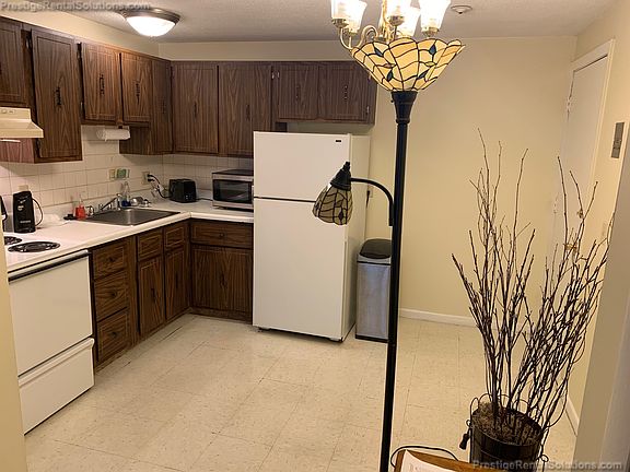 3rd image of 40 Dinan Dr APT 21