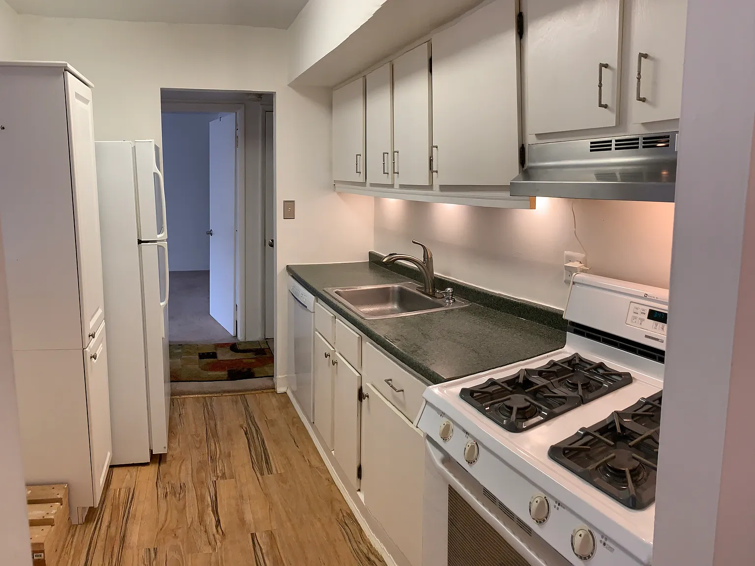 1 bed, 720 sqft, $1,850 — Photo 4