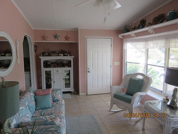 3rd image of 7837 SE Continental Dr
