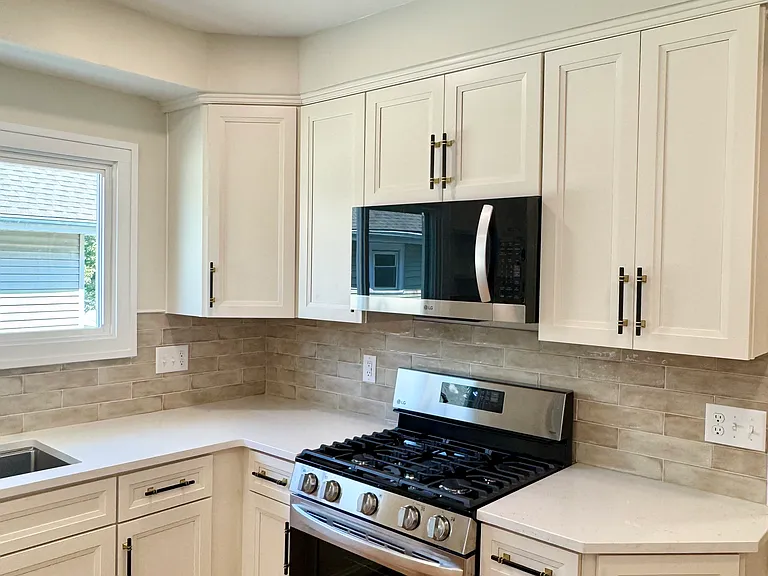 2121 Eldred Ave #UP — Photo 4