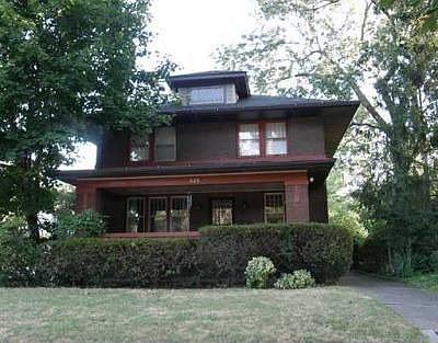1st image of 828 W Mishawaka Ave