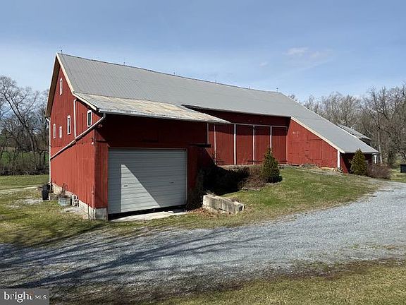 5th image of 1335 Prospect Rd