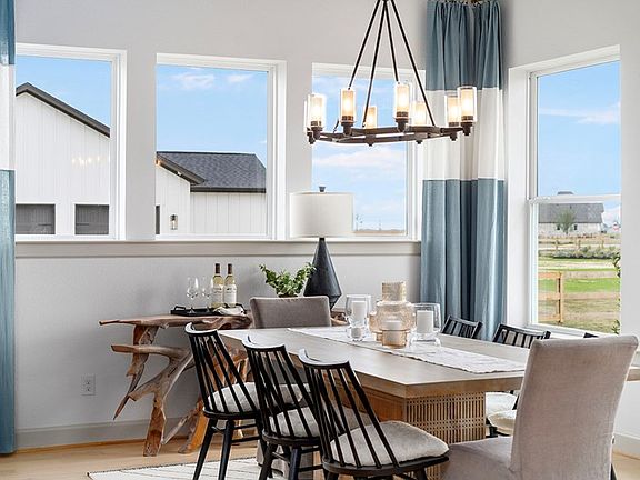 The Magellan - Dining