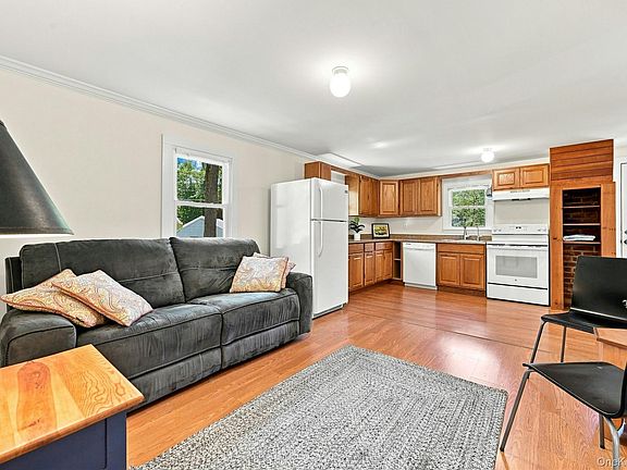 4th image of 52 Valley Drive