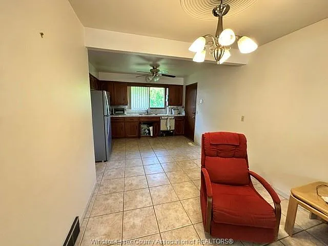 921 Kennedy Dr W — Photo 5