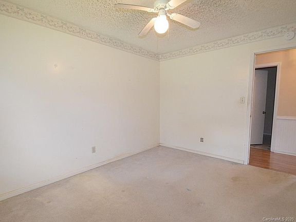 3rd image of 1155 River Hill Trl