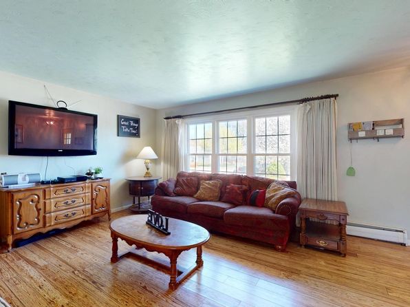 1022 S Ridge Rd, Green Bay, WI 54304