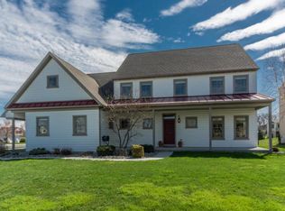 2260 Coach Light Ln, Lancaster, PA 17601