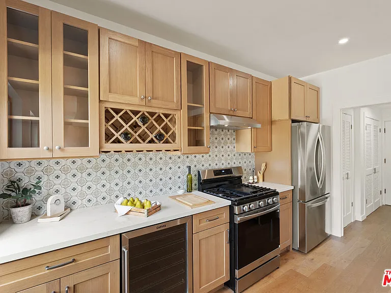 8506 Oak Ct — Photo 27