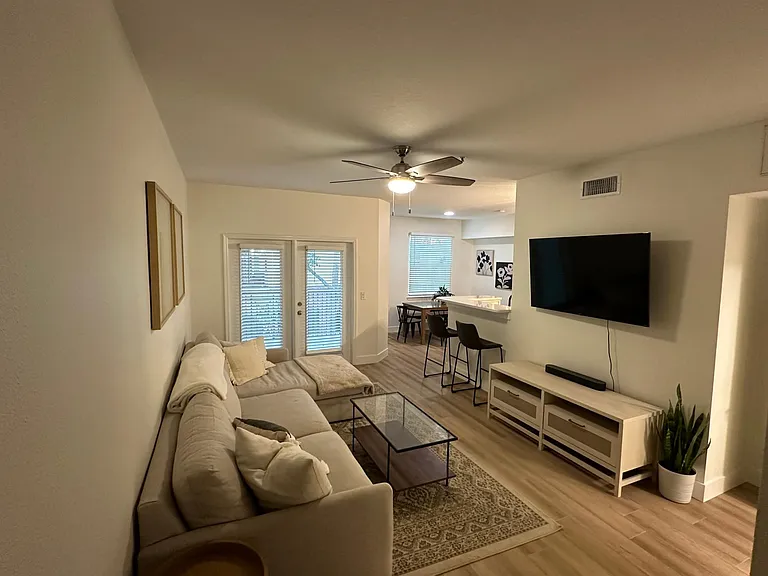 2010 E Palm Ave #14204 — Photo 2