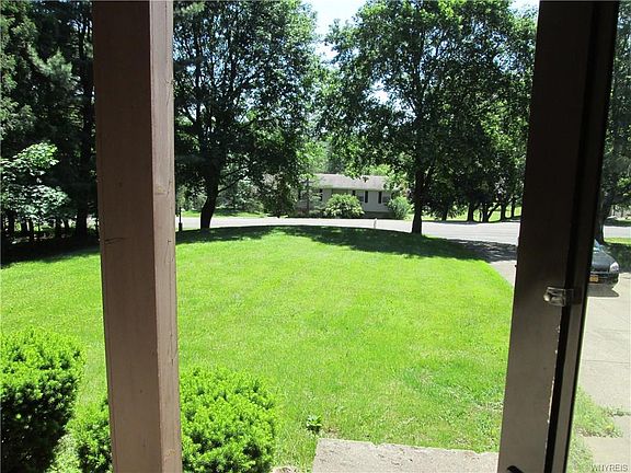 2nd image of 3531 Winchester Dr