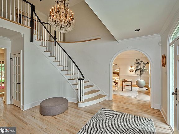 4th image of 36 Timber Knoll Dr