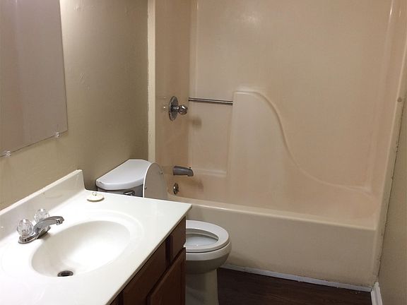 5th image of 363 Gibson Ln APT 16