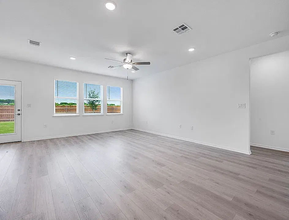 5 bed, 2722 sqft, $2,950 — Photo 2