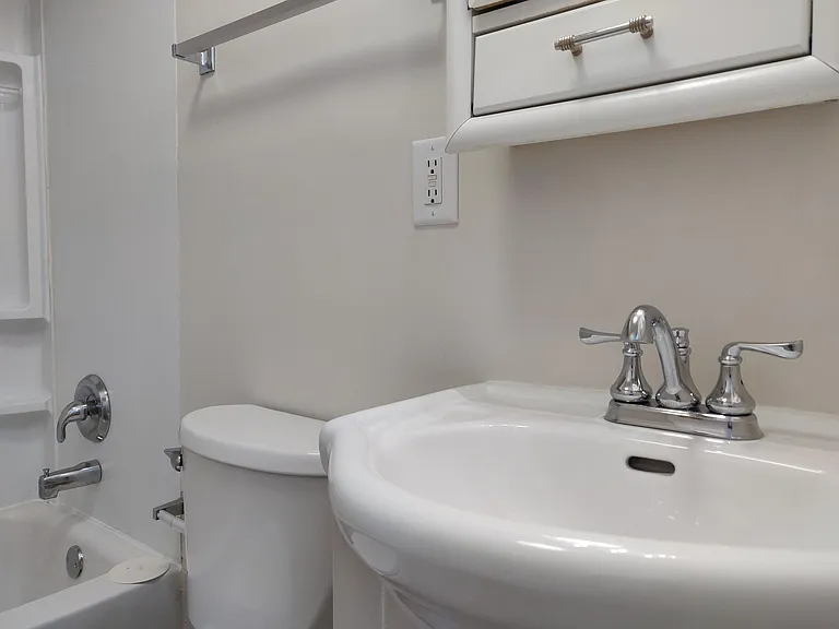 3434-3436 Woodmar Ct — Photo 8