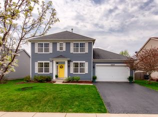 2818 Sweet Clover Way, Wauconda, IL 60084