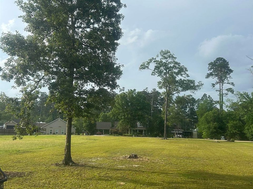 1st image of River Point Dr