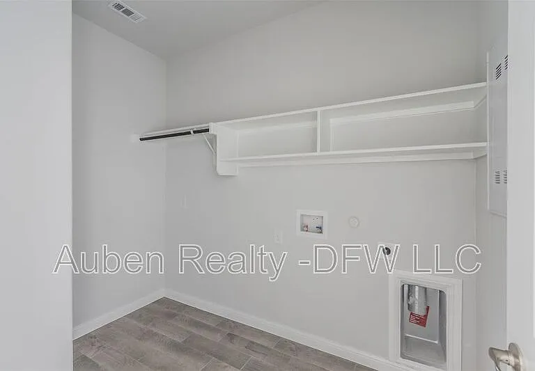1343 Fox Hollow Rd — Photo 32