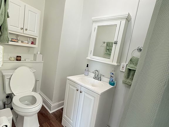 5th image of 510 Main St APT 10