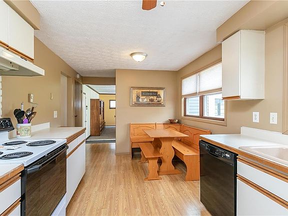 4th image of 123 Heather Ln