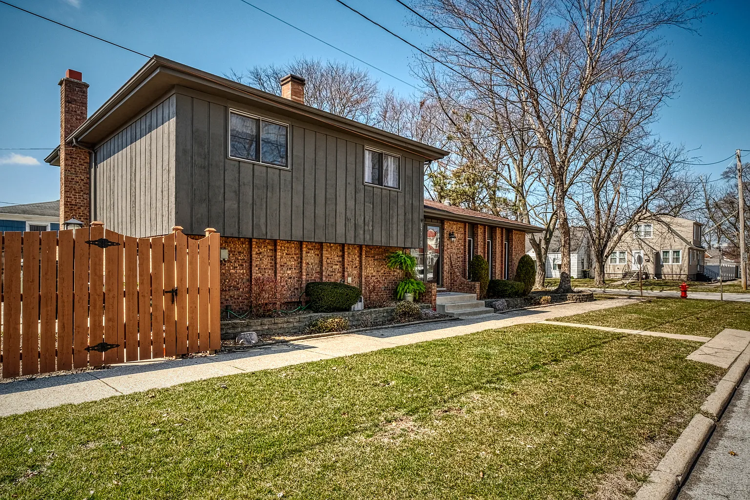 17702 Maple St photo 1