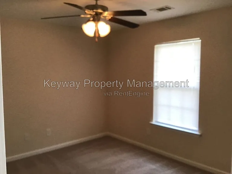 306 Brock Ln — Photo 9