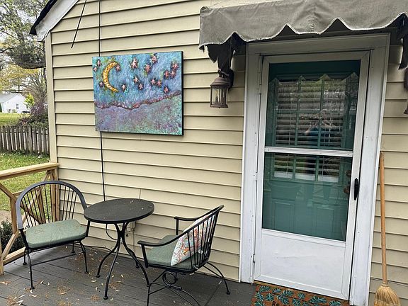 2nd image of 3658 Highland Park Pl
