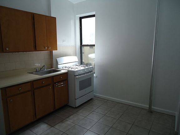 3rd image of 31-58 35th St #Fb