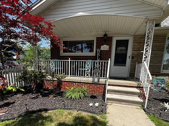 2nd image of 15854 Englewood Ave