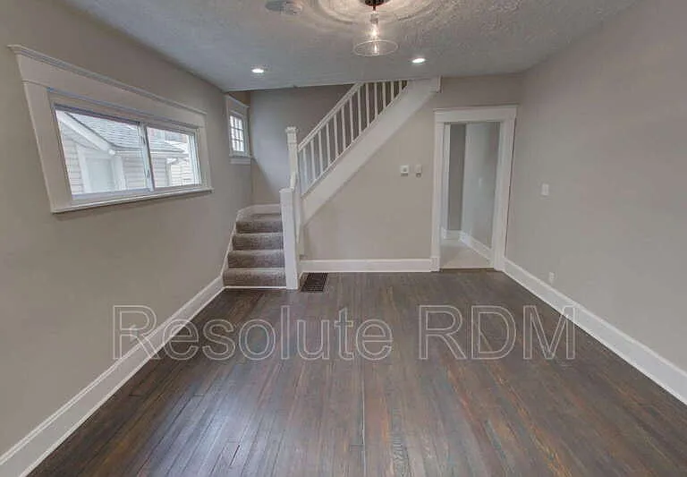 1313 Ringgold Ave — Photo 4