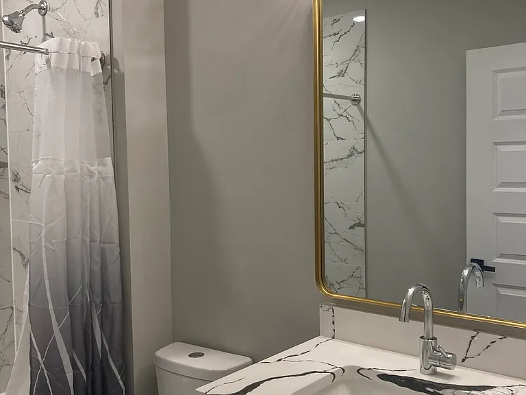 The Tucker Luxury Apartments — Photo 31