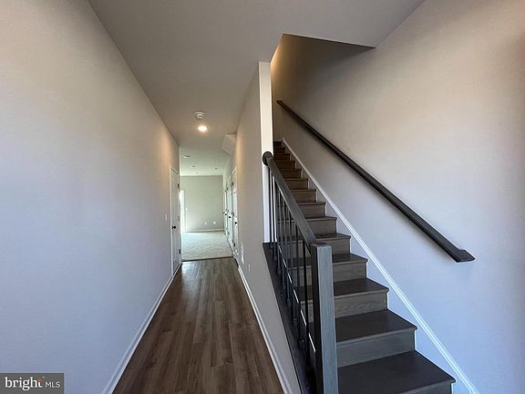 3rd image of 116 Swansong Pl
