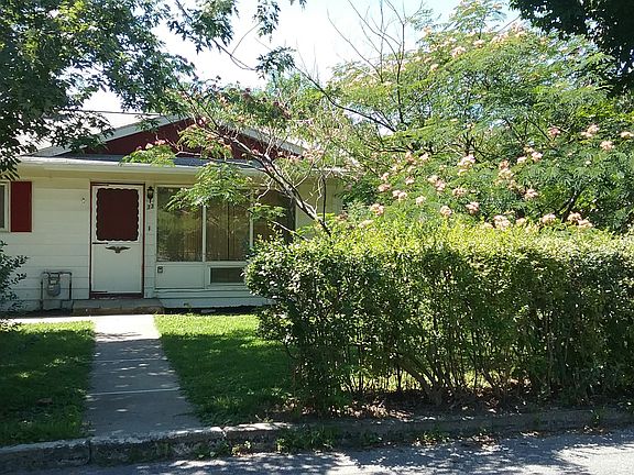 4th image of 33 Fleetwood Dr