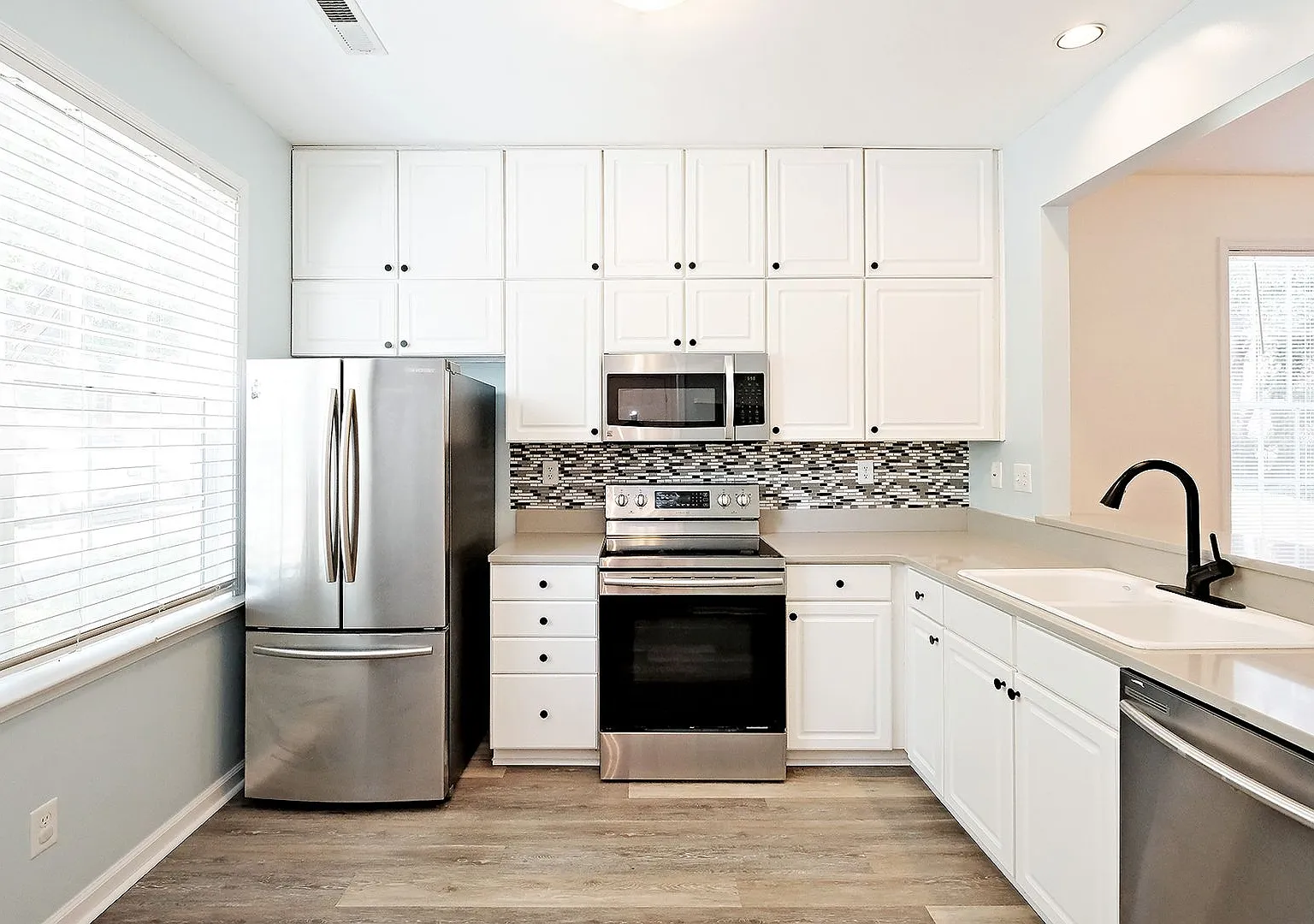 $600 Off 1st Month's Rent! Pet-Friendly End-Unit with Walkable Forest Lakes Lifestyle — Photo 2