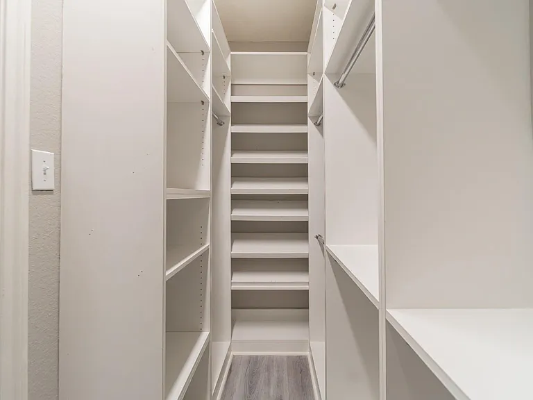 13303 Davenport Hills Ln — Photo 19