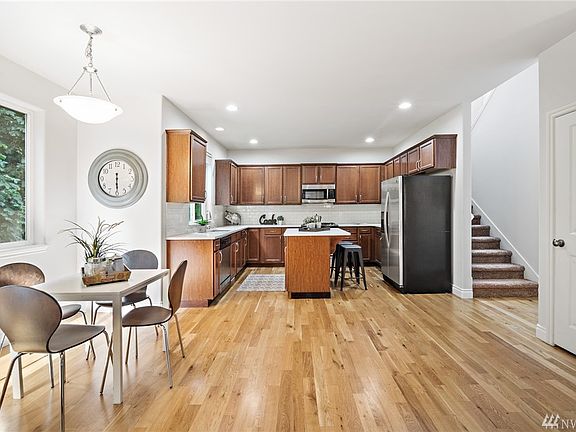 3rd image of 3636 115th Ct NE