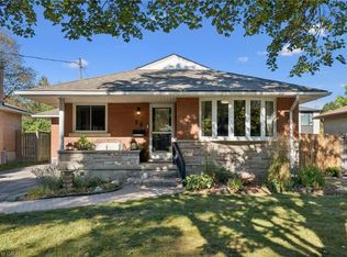 54 Pinecrest Dr, Kitchener, ON N2A 2G6