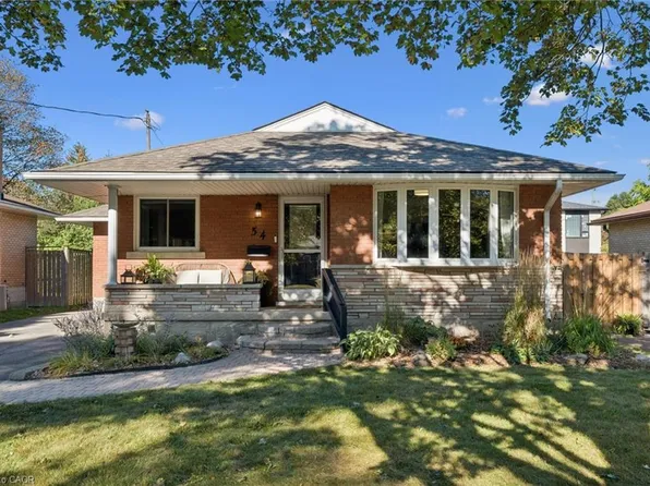 54 Pinecrest Dr, Kitchener, ON N2A 2G6