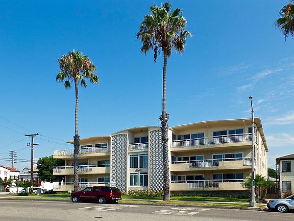 2nd image of 3601 E Ocean Blvd Unit 2D