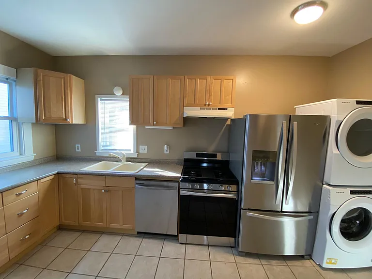 52 Bramhall St #4 — Photo 3