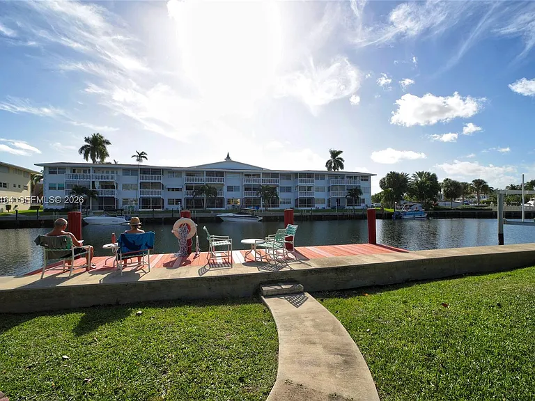 541 Blue Heron Dr #205 — Photo 42