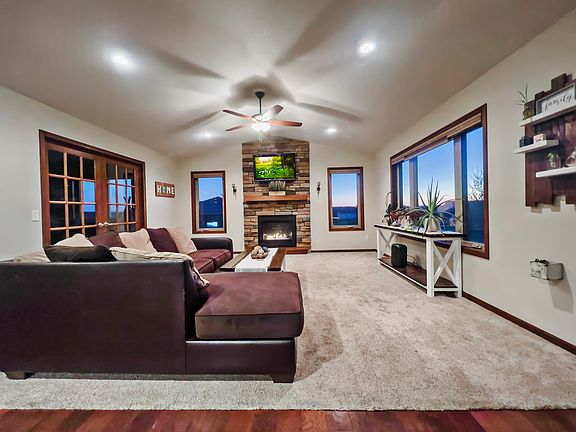 2nd image of 455 Lake Dr NE