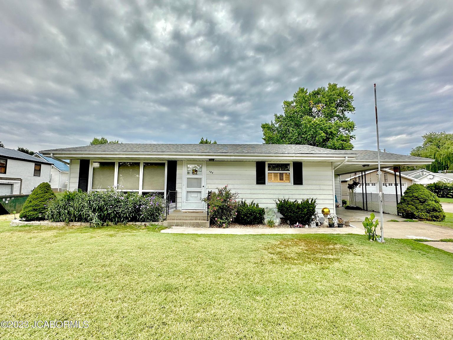 104 Maple Ave, California, MO 65018 Zillow