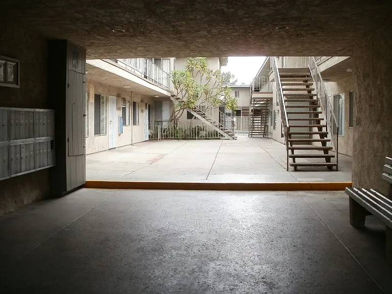 You New Home in North Hills Awaits! — Photo 4