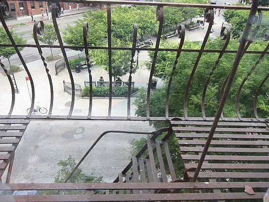 Rented by Sky Management | media 28