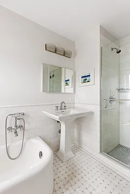 Sold by Sotheby's International Realty | media 6