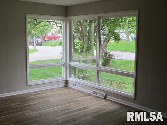 4th image of 2740 32nd Avenue Ct