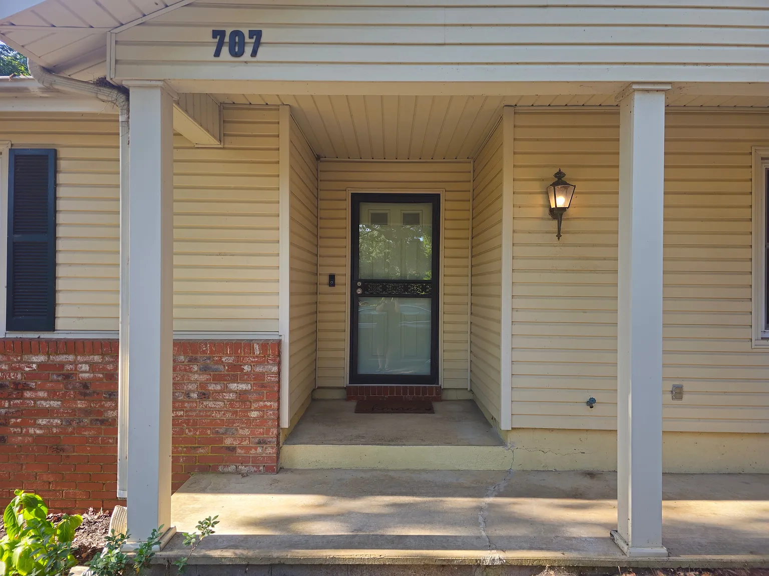 3 bed, 1600 sqft, $1,800 — Photo 2